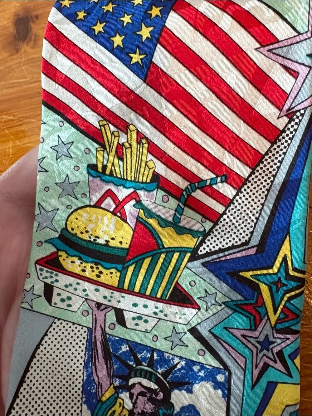 Novelty Comic Book/Americana Flag & Statue of Liberty Men's Tie - 100% Silk